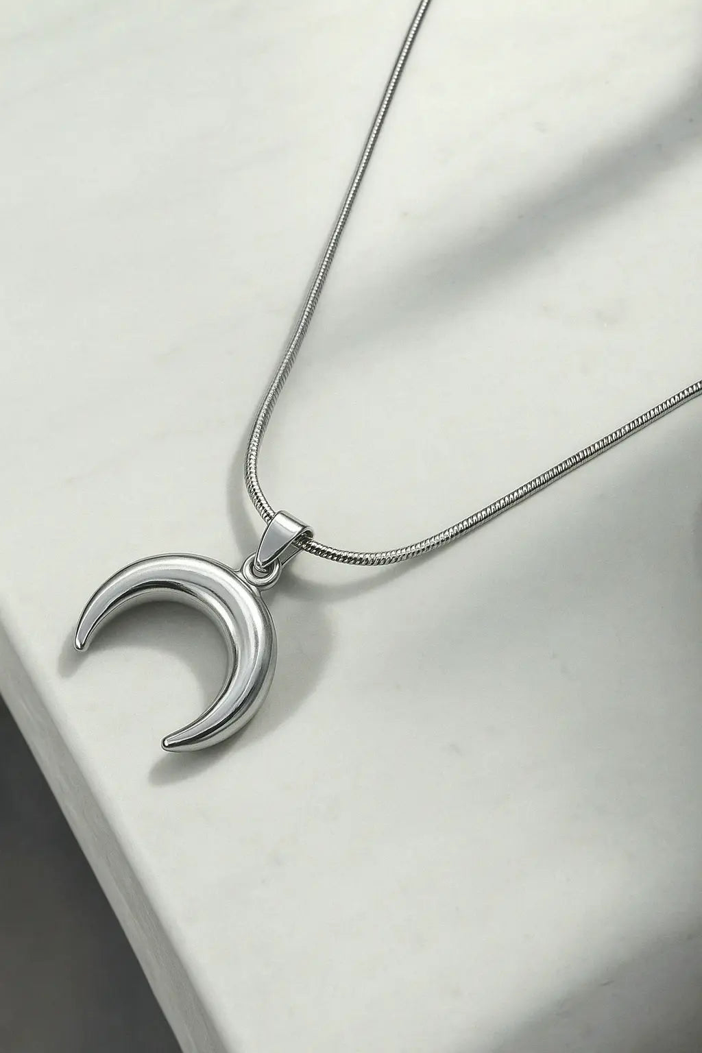 Celestia Crescent Pendant Necklace - Laliyo Bedminster