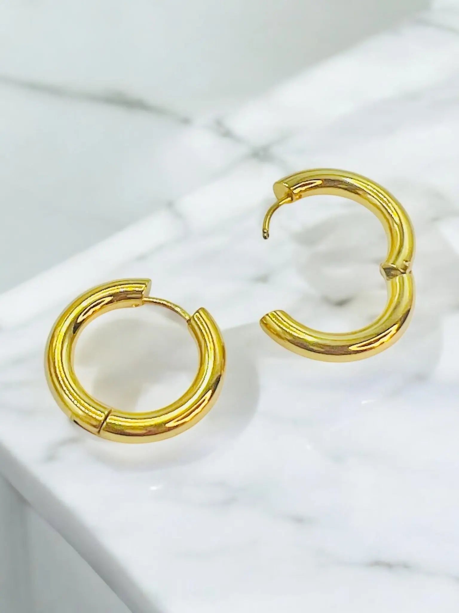 Lustra Hoop Earrings - Laliyo Bedminster