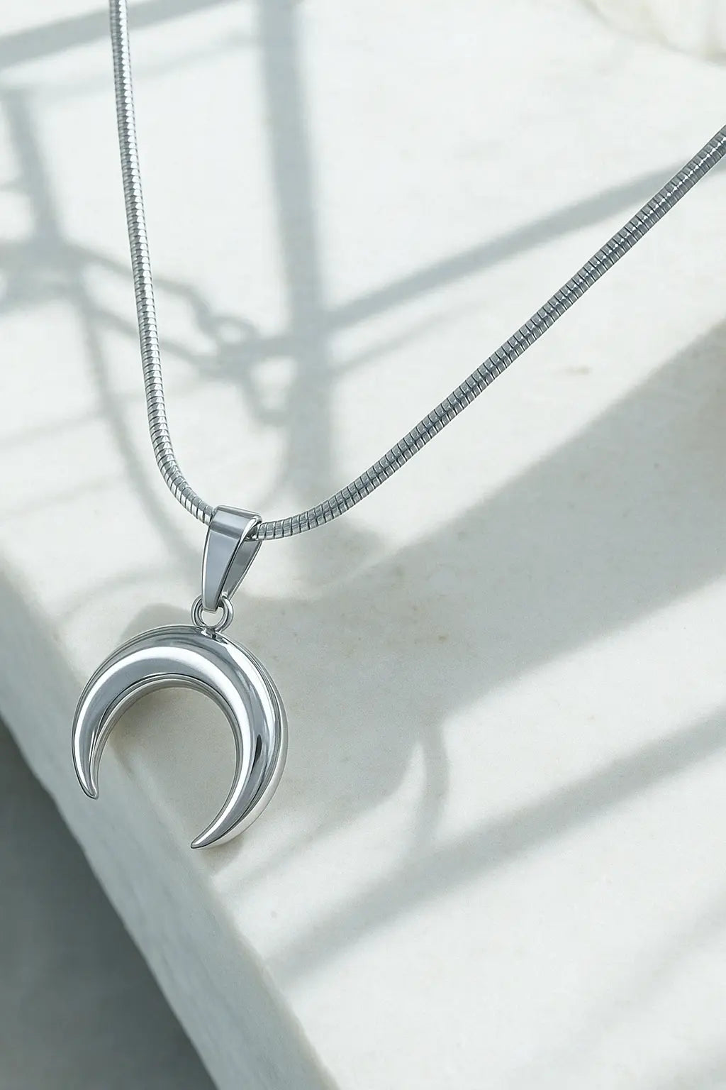 Celestia Crescent Pendant Necklace - Laliyo Bedminster