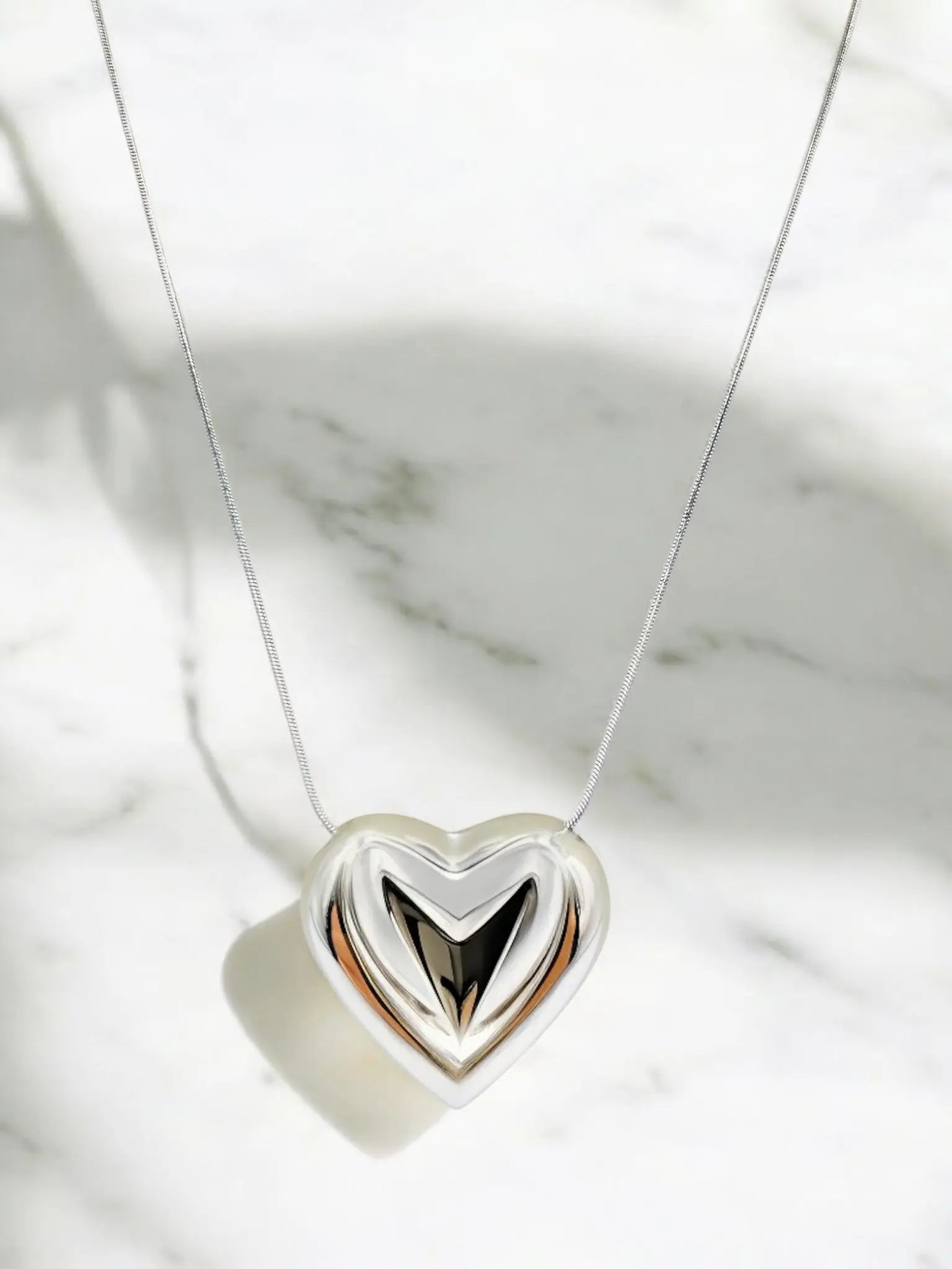 Elegant Bold Heart Pendant Necklace - Laliyo Bedminster