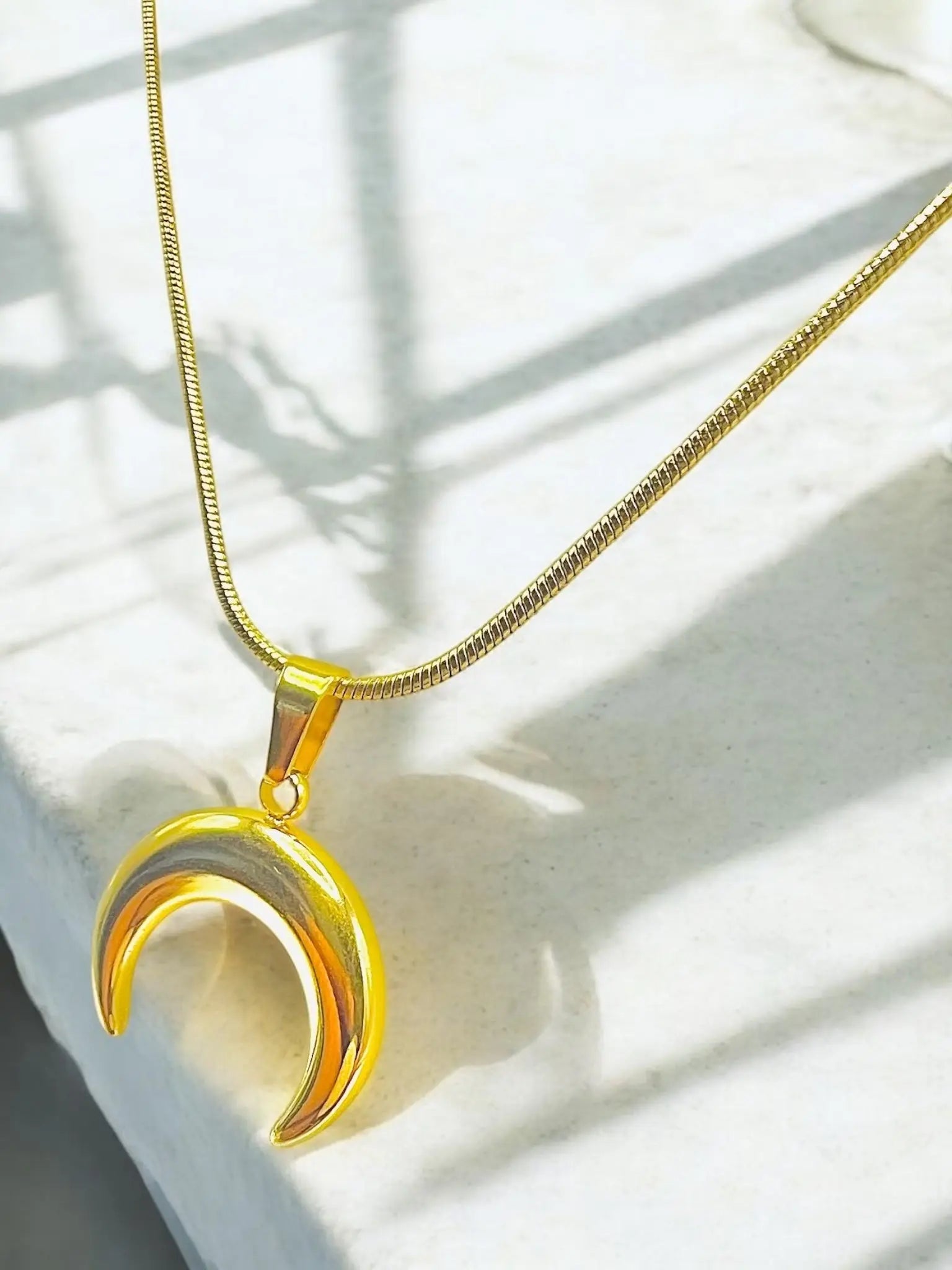 Celestia Crescent Pendant Necklace - Laliyo Bedminster