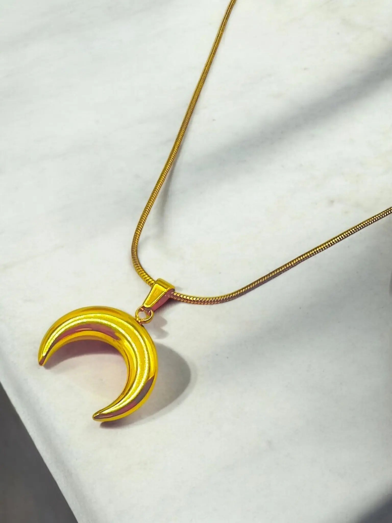 Celestia Crescent Pendant Necklace - Laliyo Bedminster