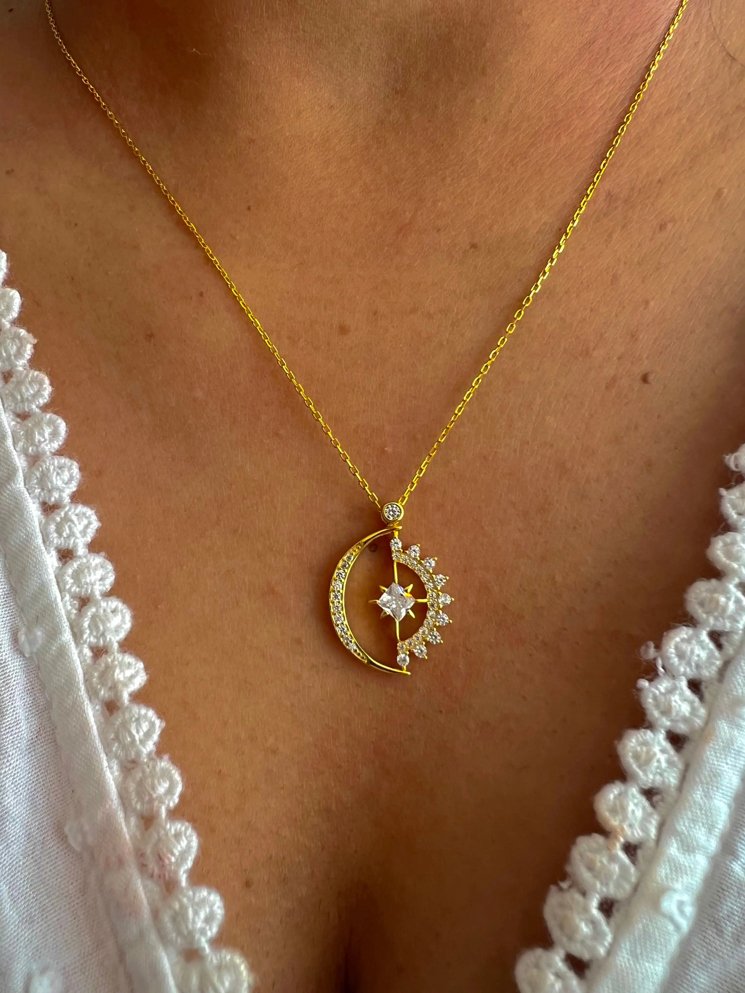 Twilight Kiss Necklace - Laliyo Bedminster