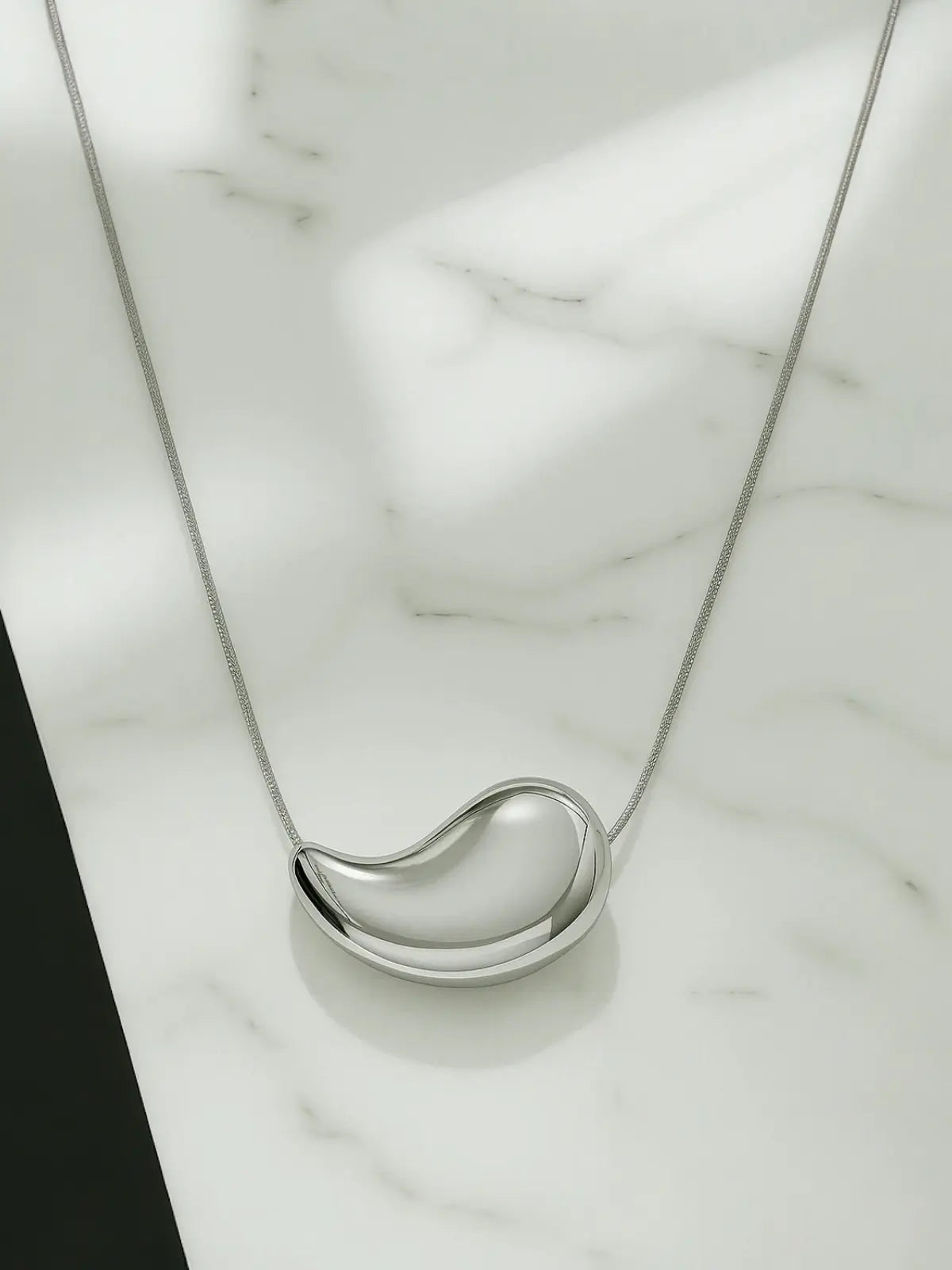 Melted Muse Pendant Necklace - Laliyo Bedminster