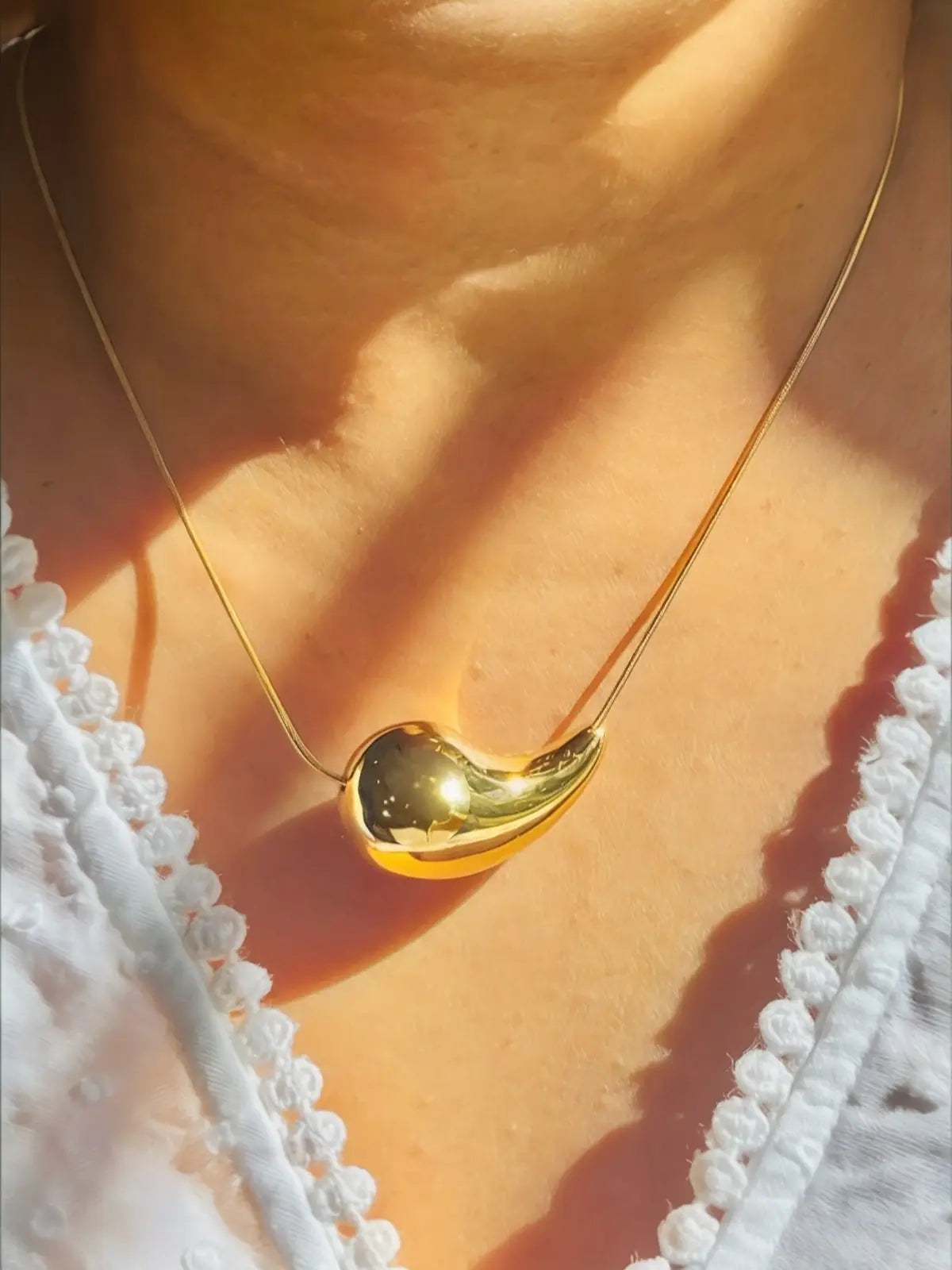 Melted Muse Pendant Necklace - Laliyo Bedminster
