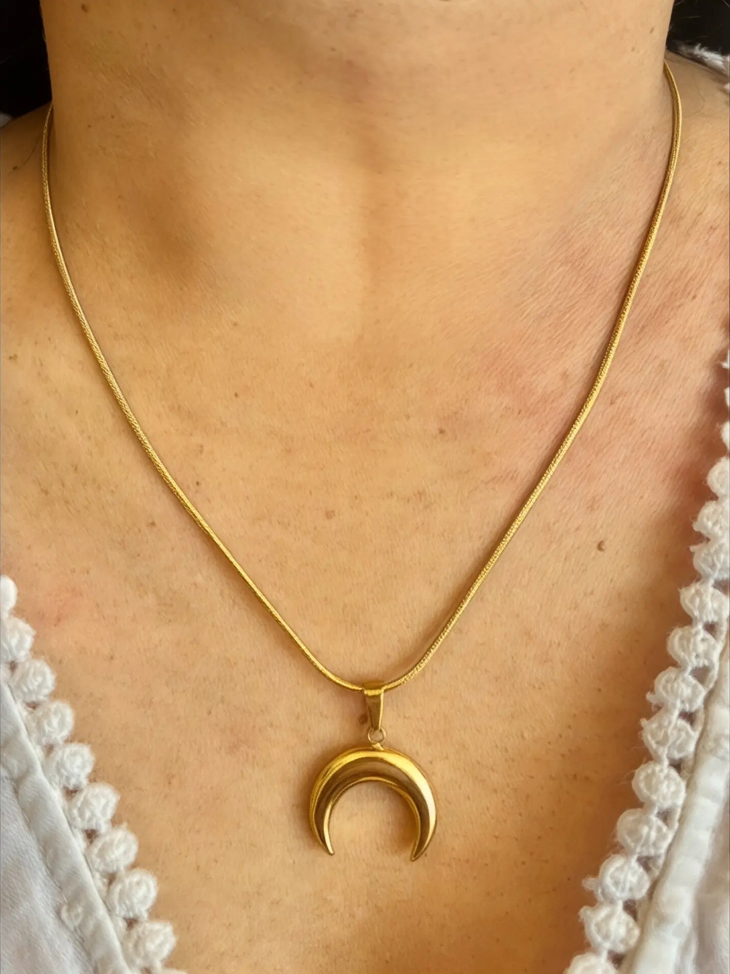 Celestia Crescent Pendant Necklace - Laliyo Bedminster